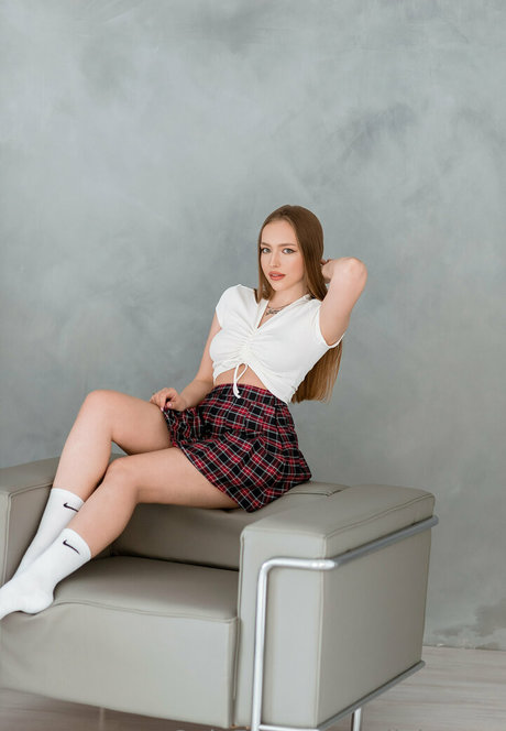 olivia nox model hot image