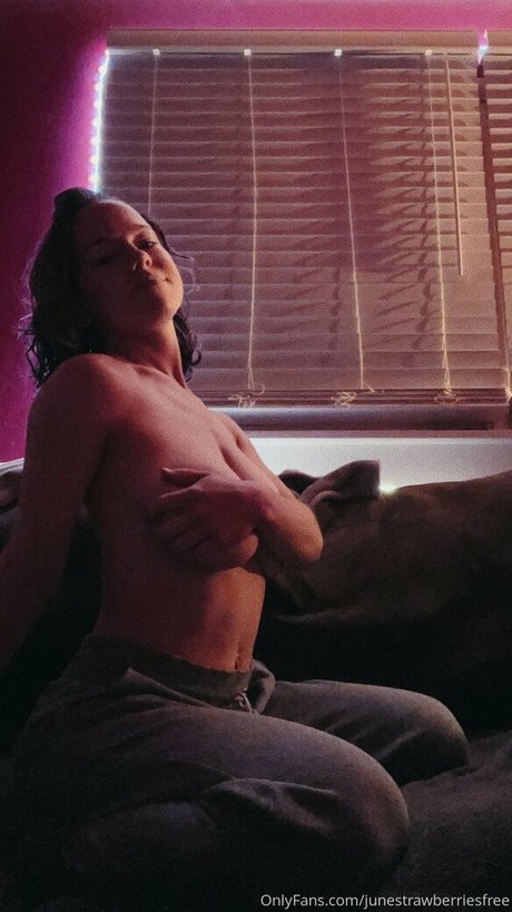 junestrawberriesfree pornstar adult images