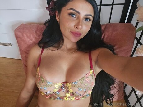 charlotte19y model pornographic pics