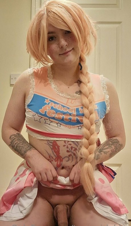 transgirlakira pornographic star picture