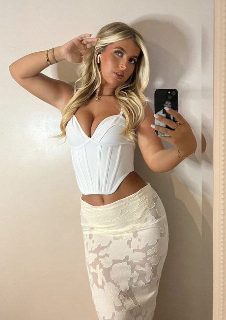 Izzy Taffs xxx star image