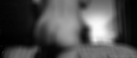 tattooed redhead onlyfans exclusive pictures