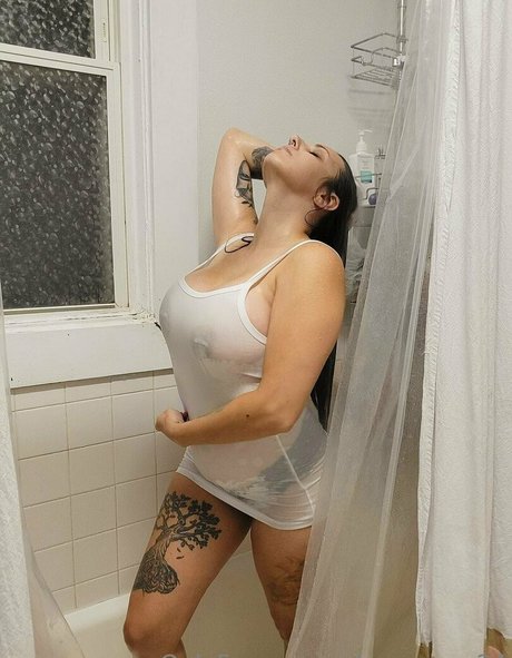 alexxrenee24 naked model img