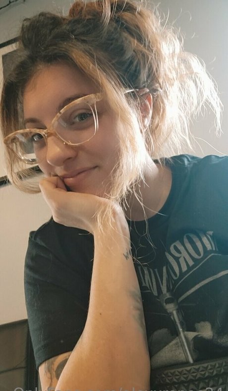 alexxrenee24 erotic model picture