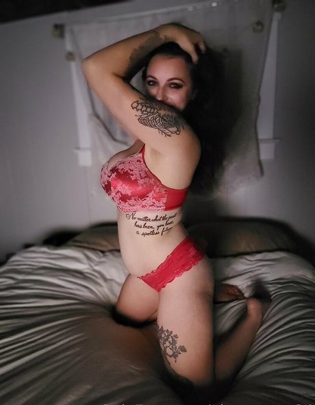 alexxrenee24 profile pic