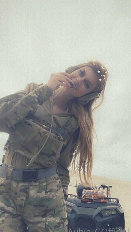 aubiegfree naked pornstar image