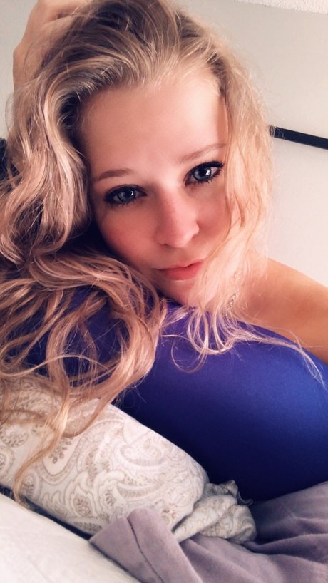 Miss Ecstasy adult model photo