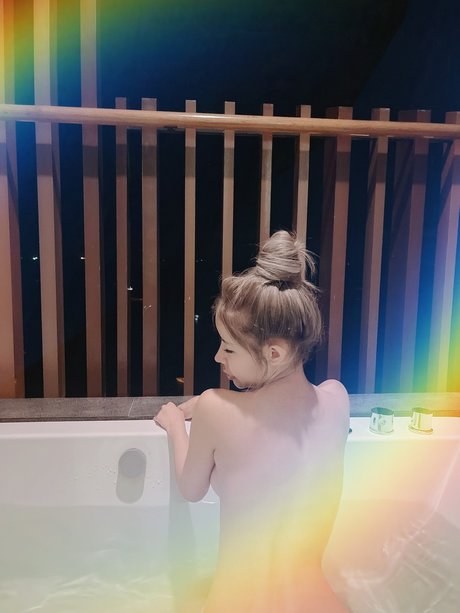 Pantaree Tienmon pornstar naked img