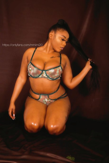 MMimi20 beautiful model picture