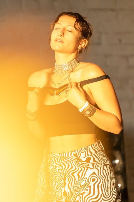 Mistress Mythra star hot pic