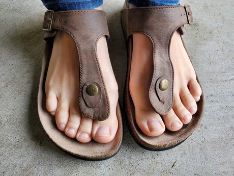Monroeville feet and toes actress gallery