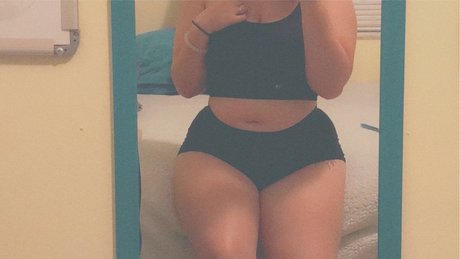 chonkies sexy model photo