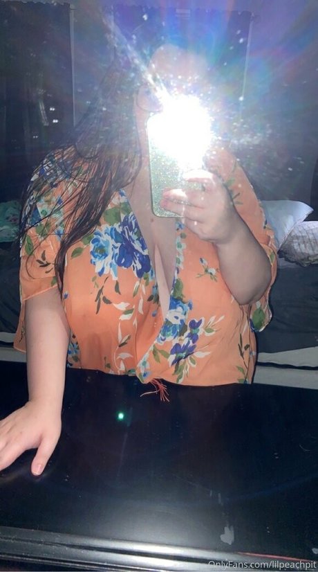 lilpeachpit nude thumbnail