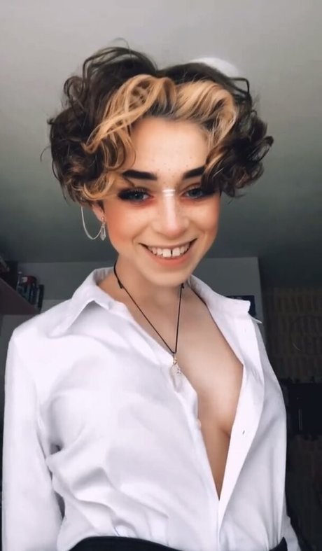 graceful addison erotic actress picture