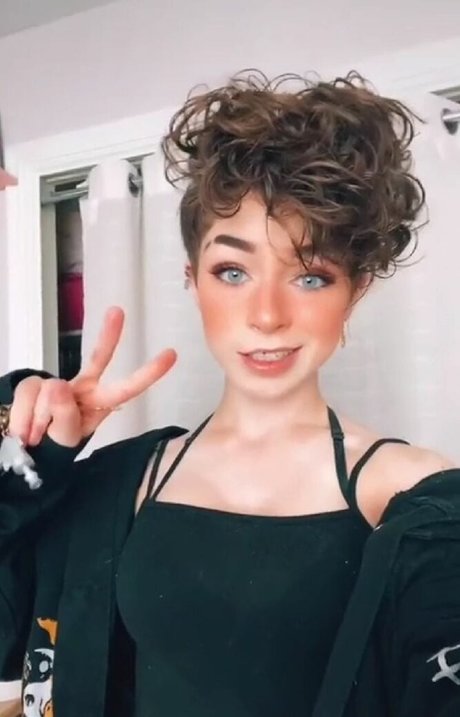 graceful addison pretty model images