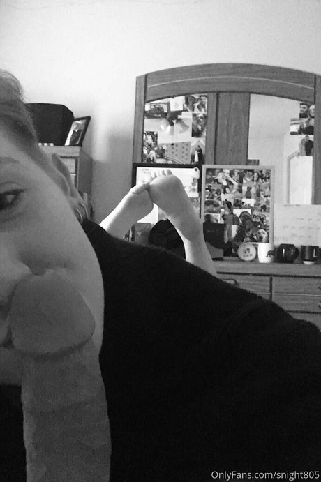 snight827 exclusive actress picture