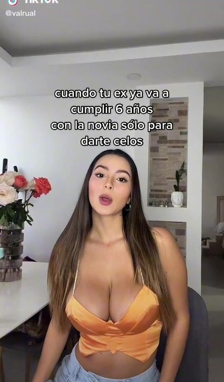 valrual pornstar adult pic