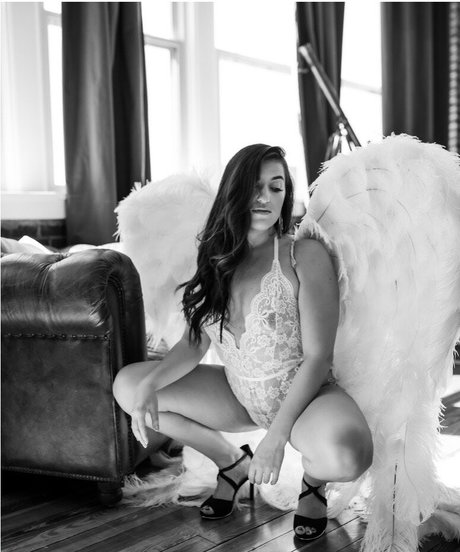 Amanda Chilelli porn model picture