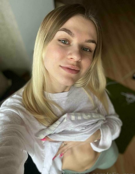 bald pussy onlyfans art naked img