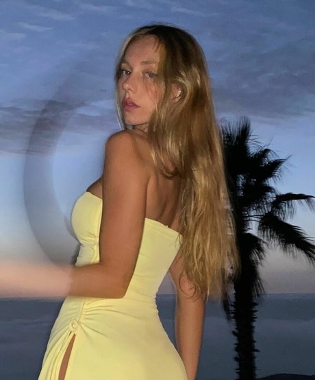 Ester Exposito beautiful model pic