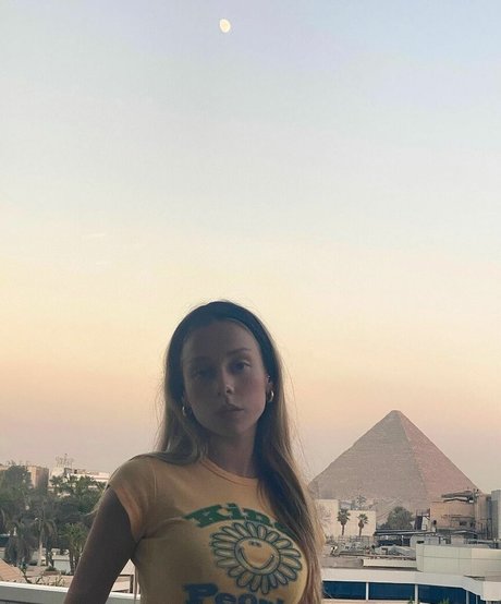 Ester Exposito pornstar erotic archive