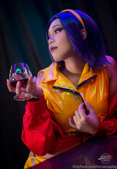 curly hair teen onlyfans hot sexy archive