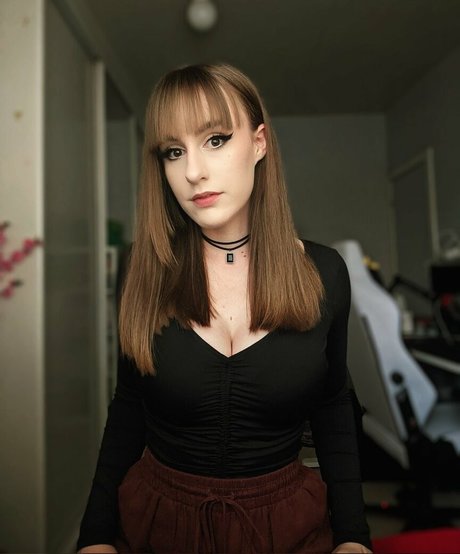 RaeRaeSenpai pornstar erotic photo