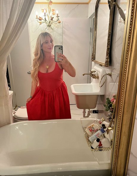 tashareign nude thumbnail