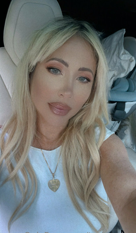 tashareign adult model archive