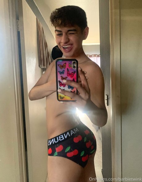popular trans onlyfans adult image