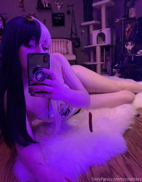 nicoletters model hd photo