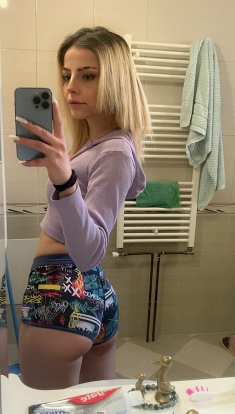 aryasm sexy actress picture