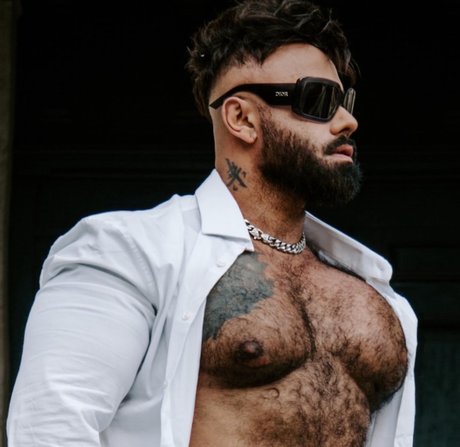 Bearded Huge muscle nudes pornstar images