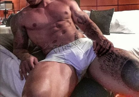 Valero XXX_ nude pornstar images