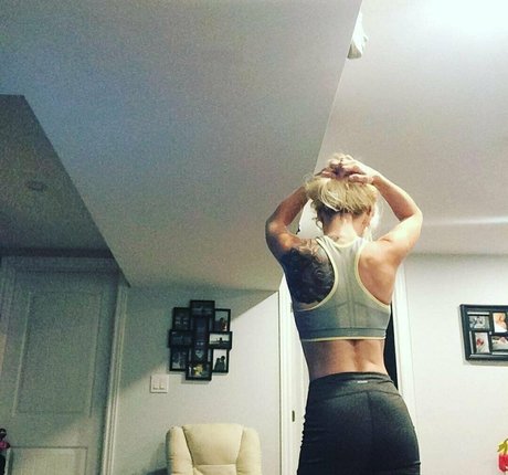 brittanybtchx nude thumbnail