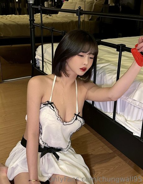 Sunwall95 nude actress img