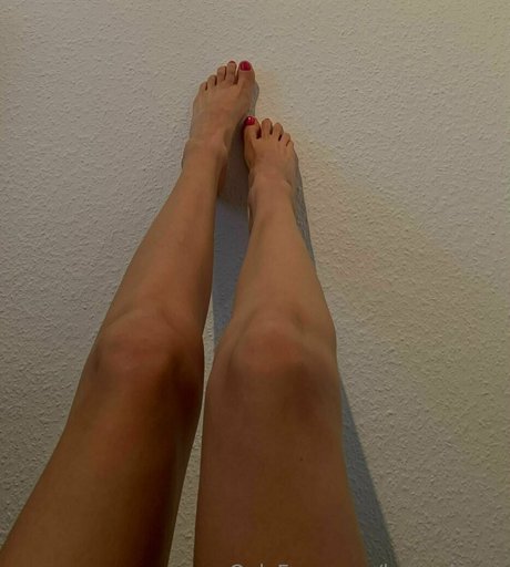 lauraaloove porn star pic