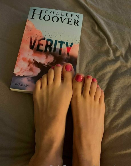 lauraaloove model top pictures