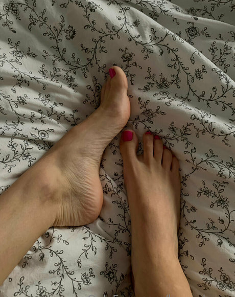 lauraaloove best model picture