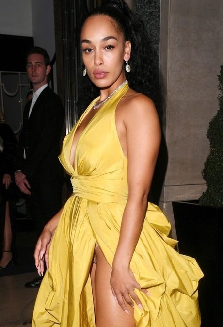 Jorja Smith exclusive model pic