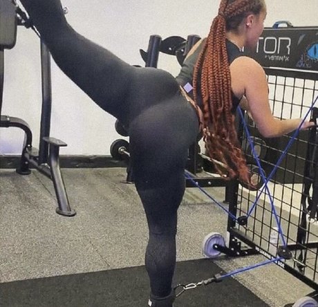 Jorja Smith perfect model gallery