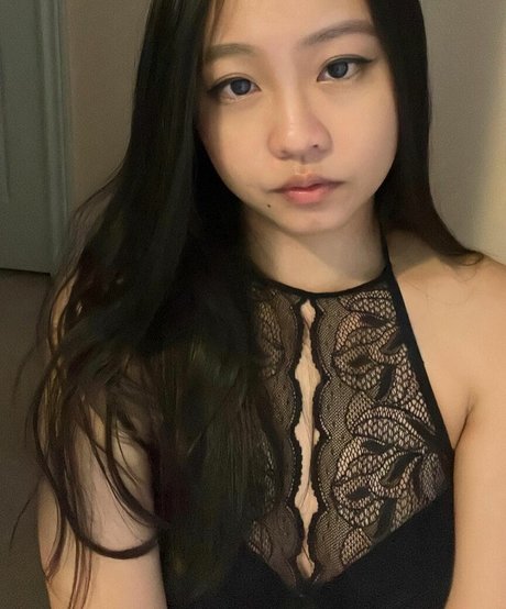 queenbaddii model exclusive pic