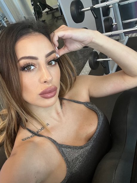 Superviziata pornstar pretty pic