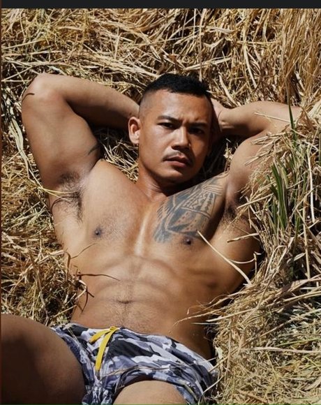 Adityagogoboys model naked images
