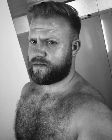 Adzlondon nude actress picture