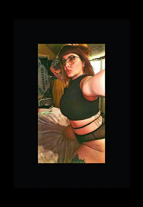 _BB R B_ nudes actress image