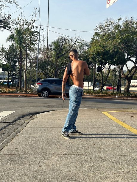 Pedro Viana high quality model galleries