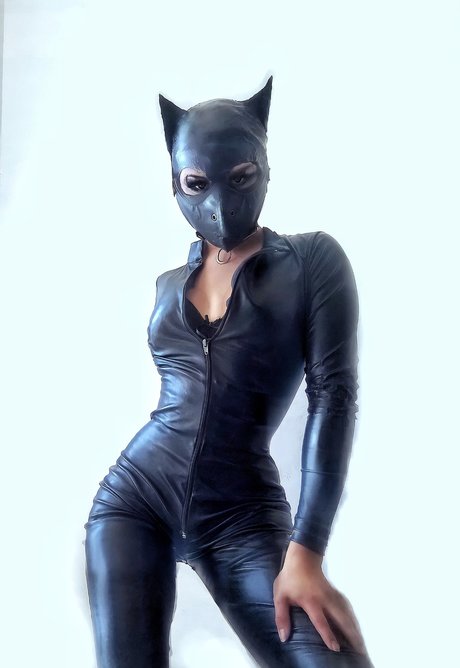 Poison Lips hd star pictures