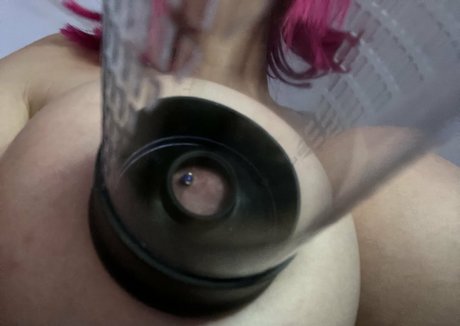 leoniagold hot pornstar photo