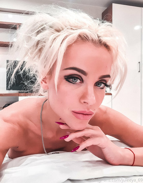 juleeya 69 model perfect photo